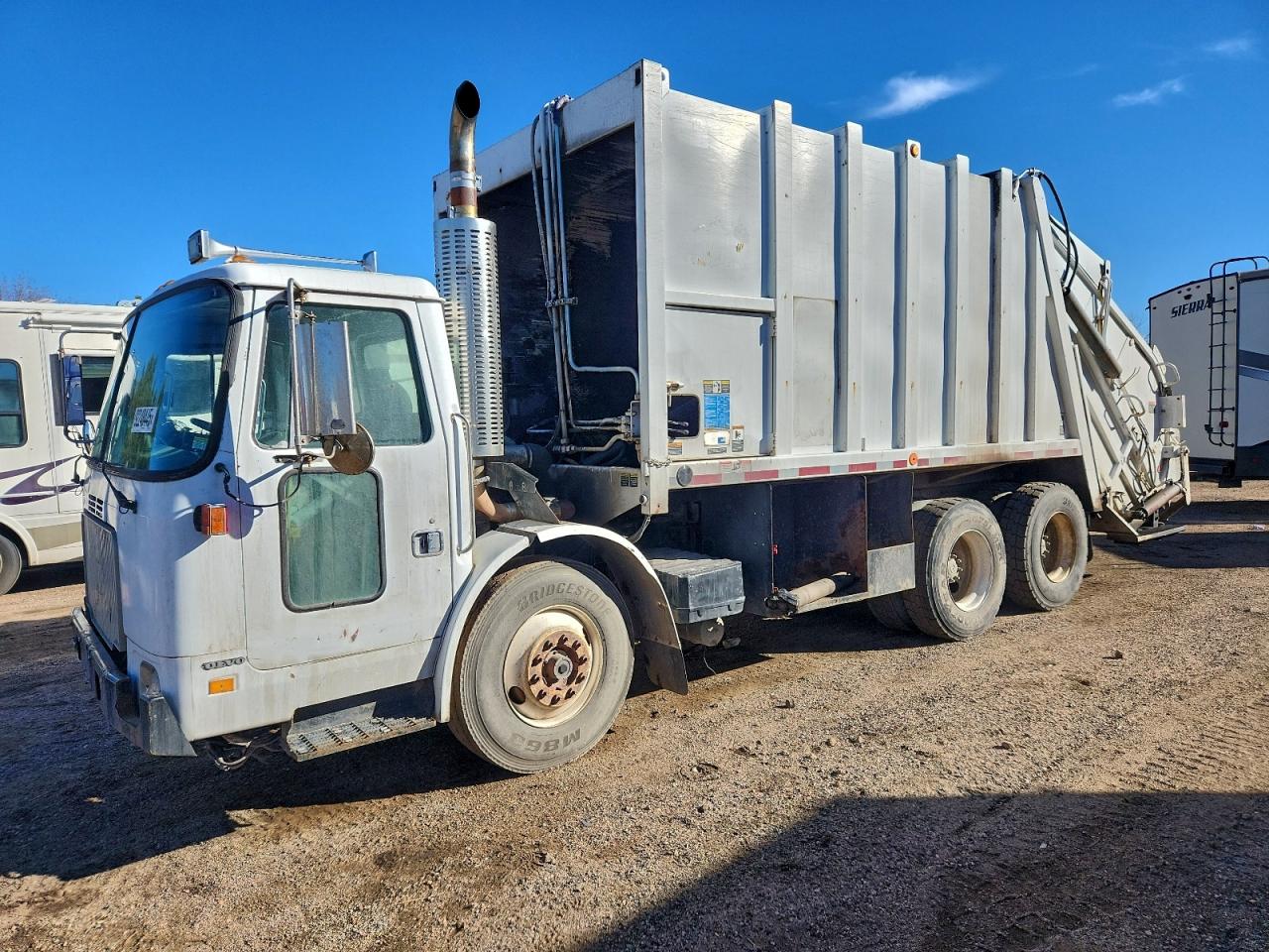 1999 VOLVO XPEDITOR