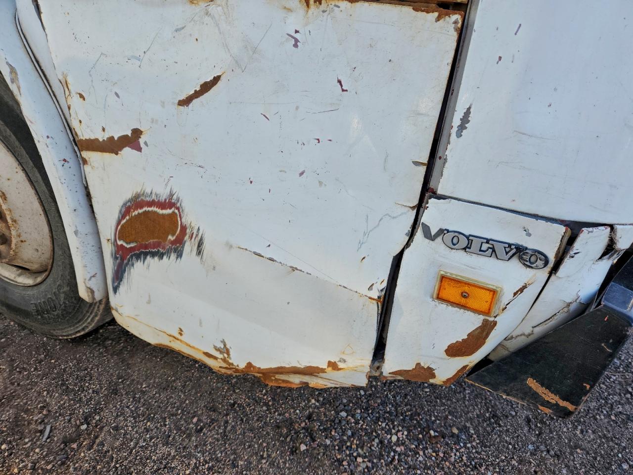 1999 VOLVO XPEDITOR