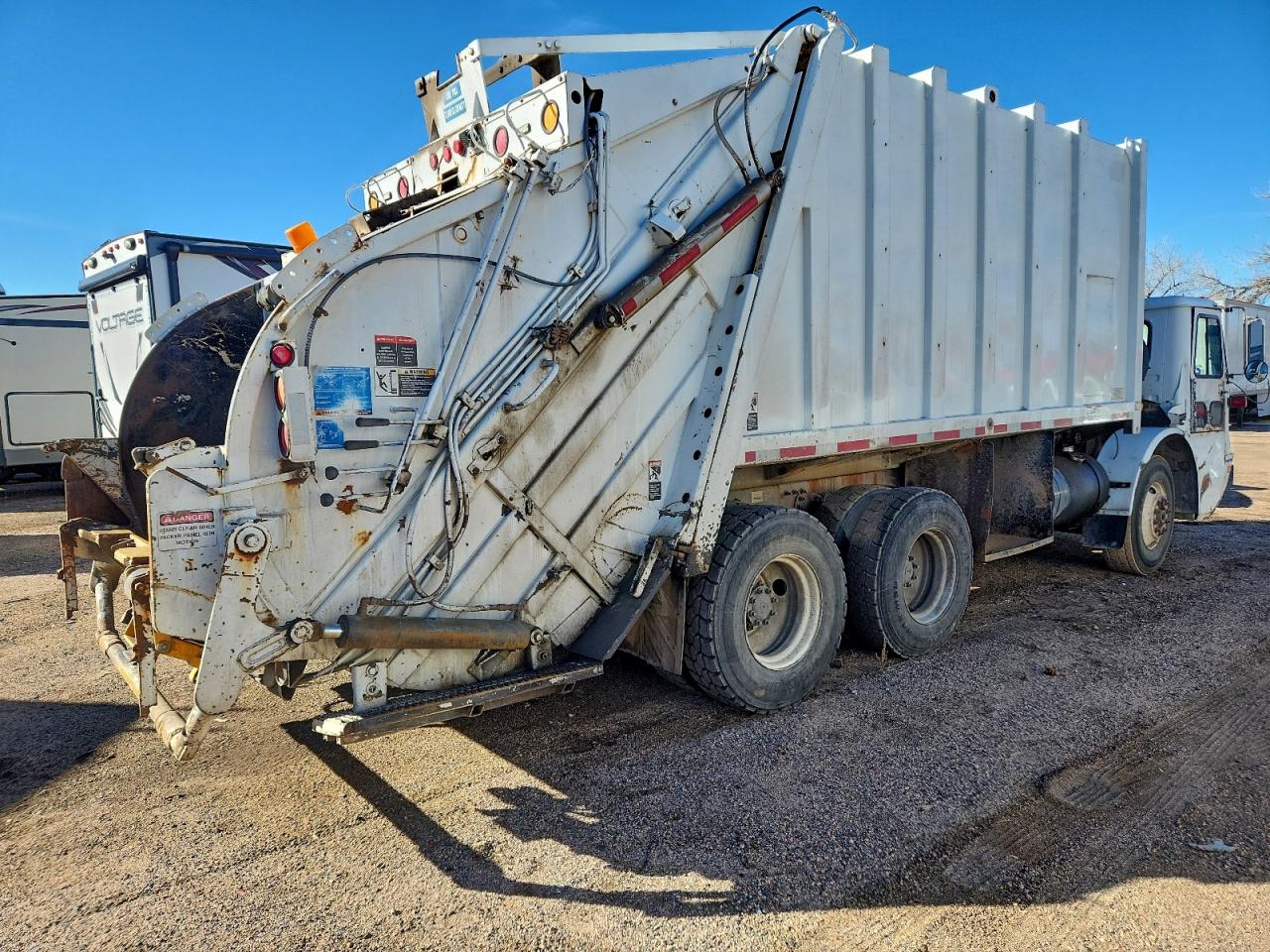1999 VOLVO XPEDITOR