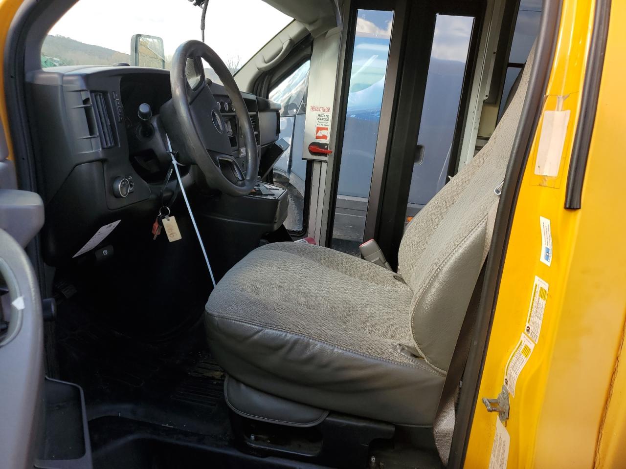 2011 CHEV EXPRESS