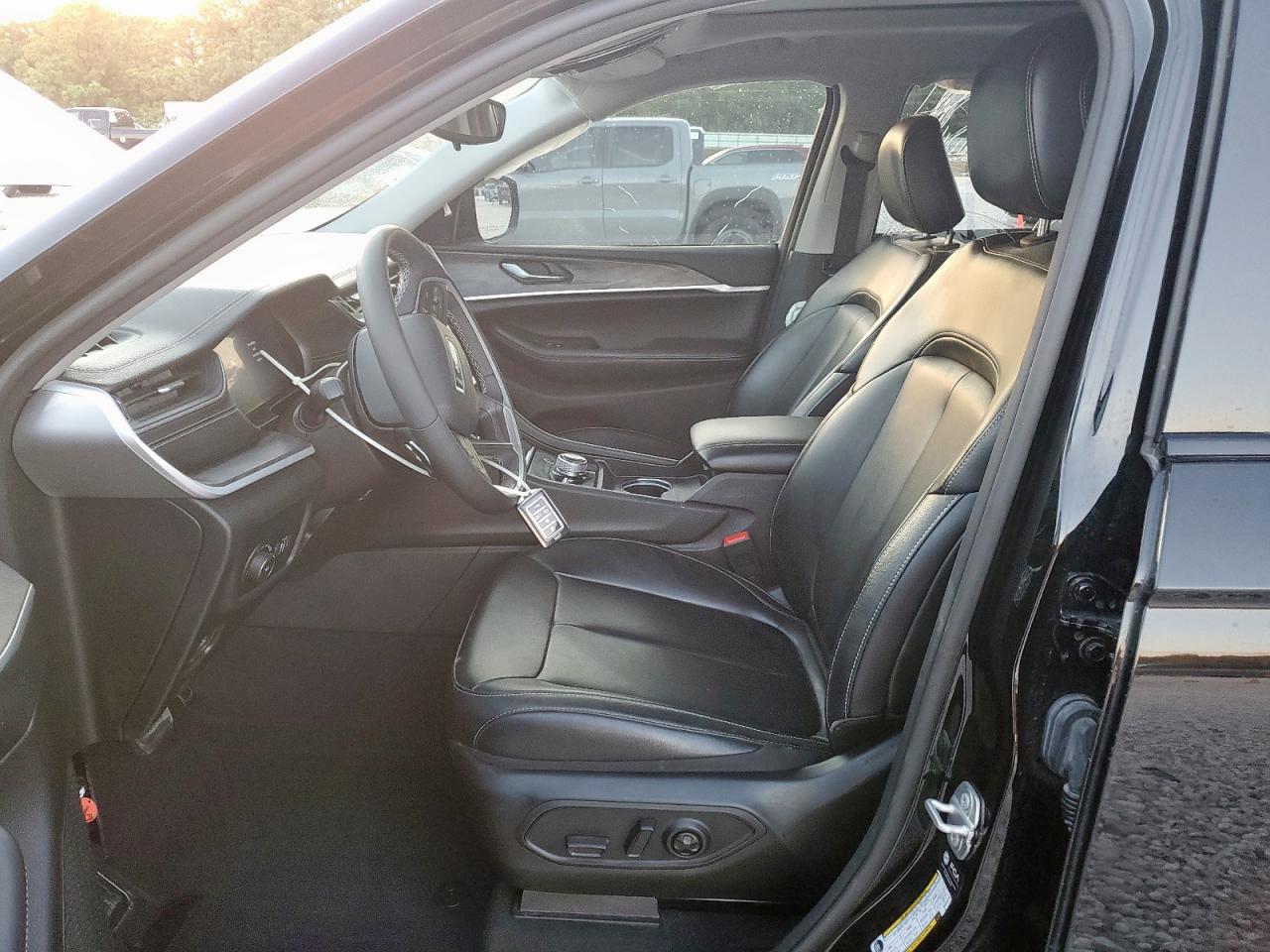 2024 JEEP CHEROKEE