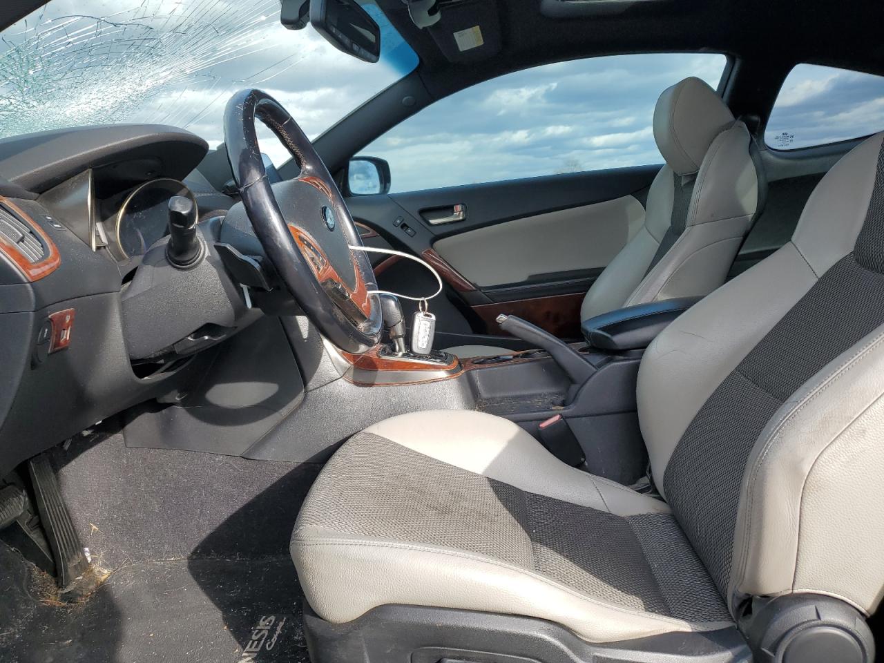 2013 HYUNDAI GENESIS