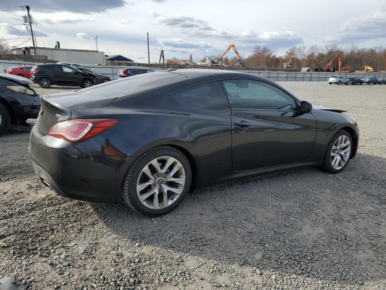 2013 HYUNDAI GENESIS