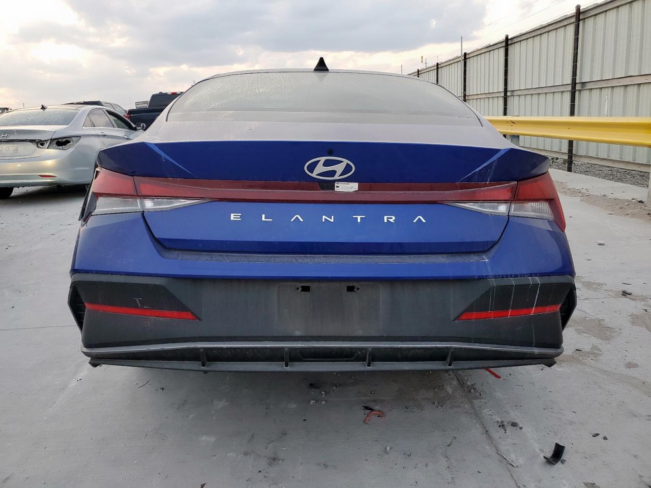 2024 HYUNDAI ELANTRA