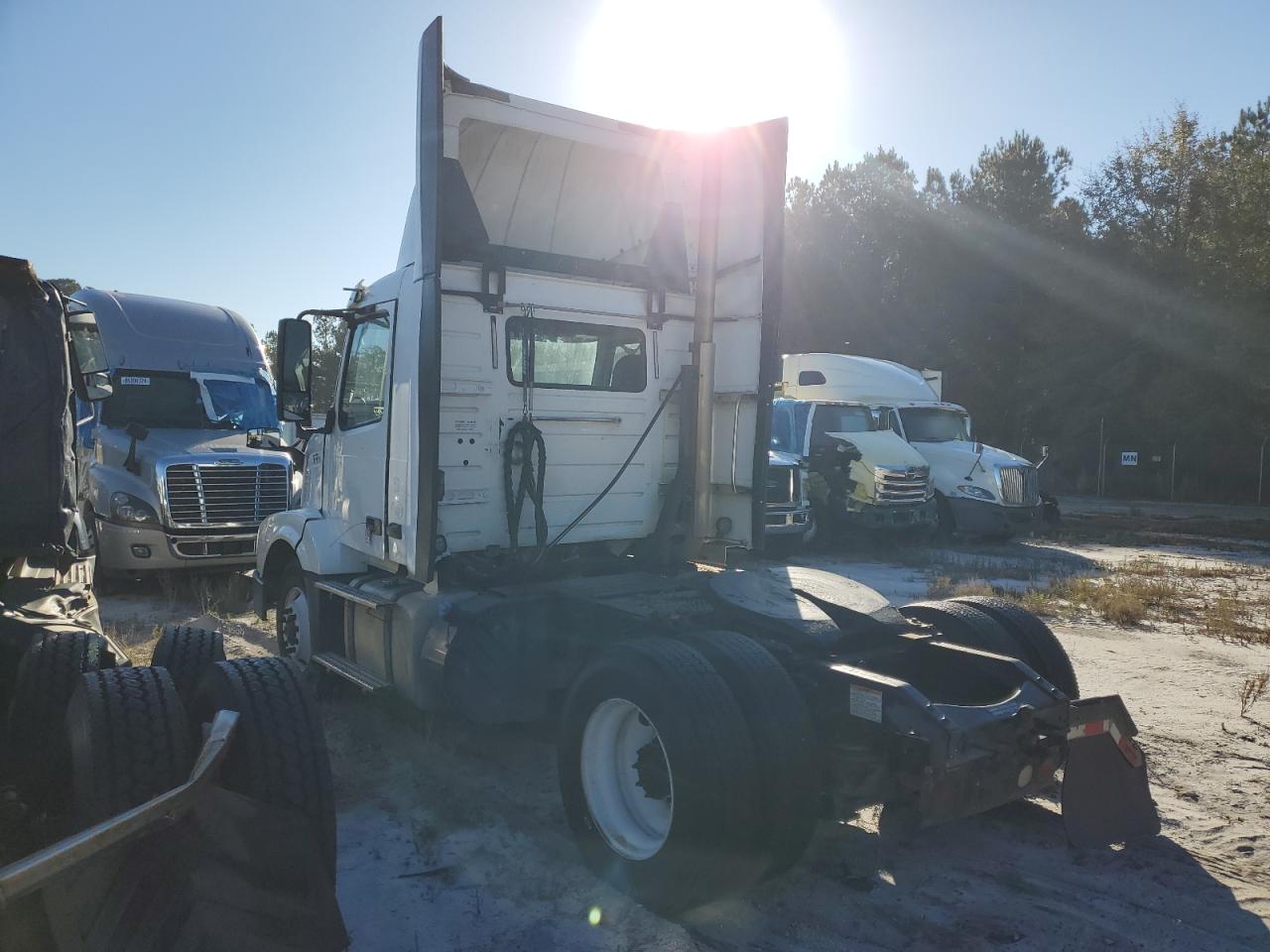 2017 VOLVO VN