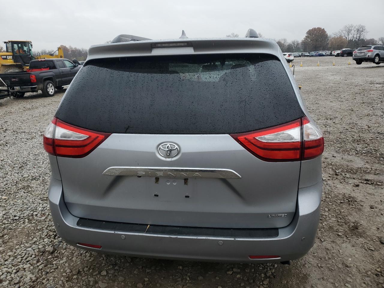 2016 TOYOTA SIENNA