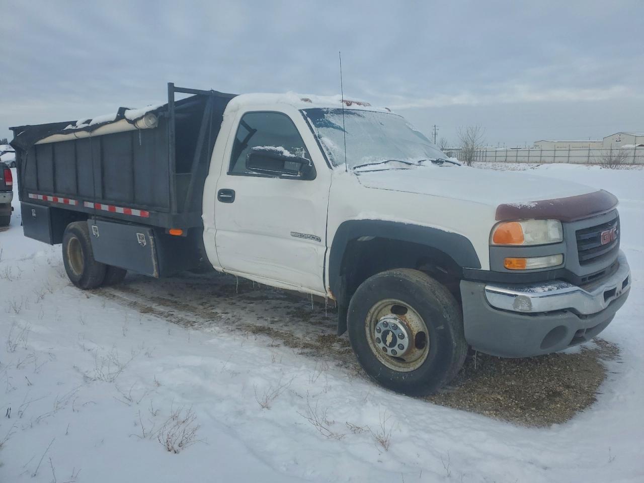 2004 GMC SIERRA