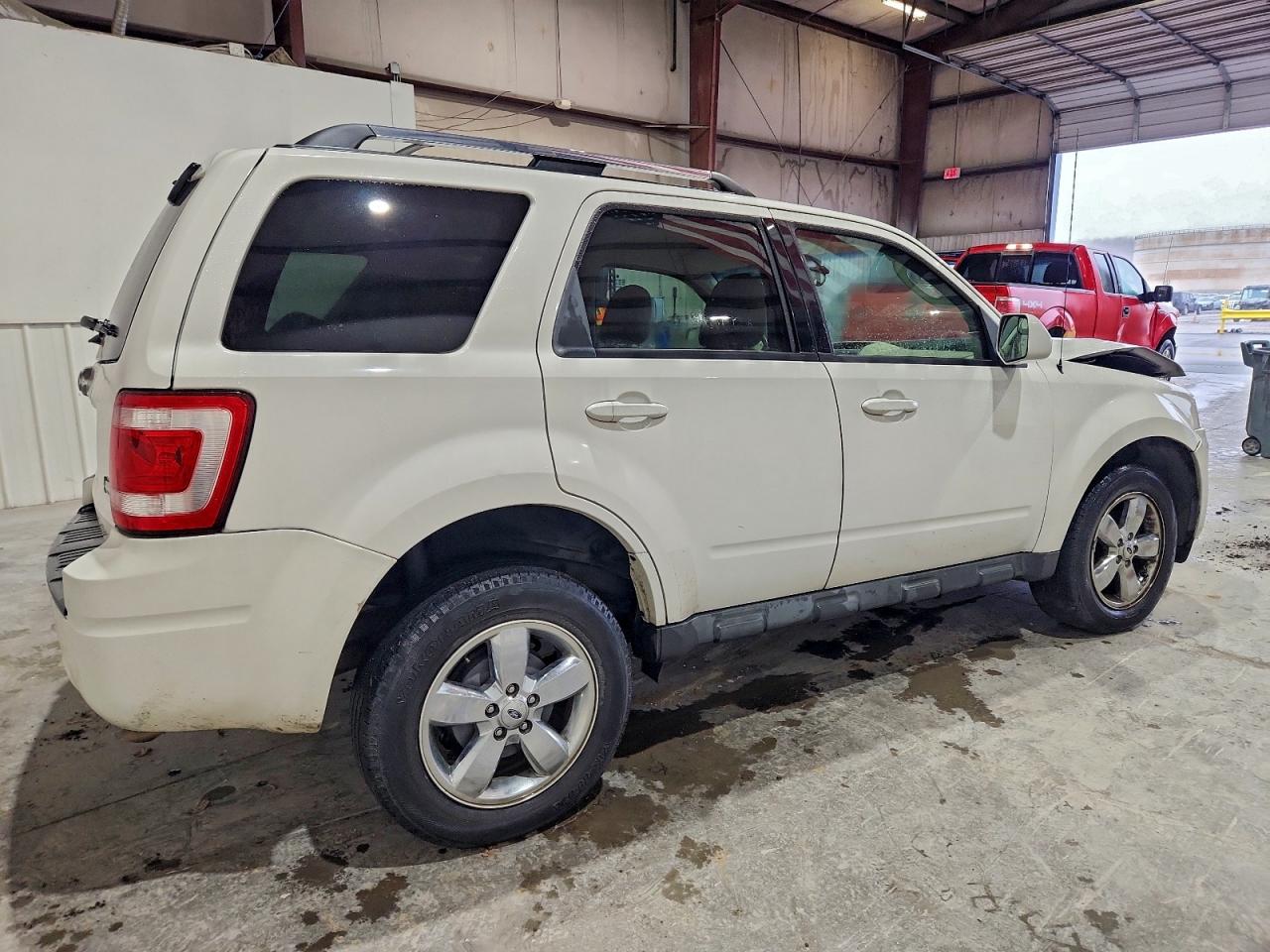 2011 FORD ESCAPE