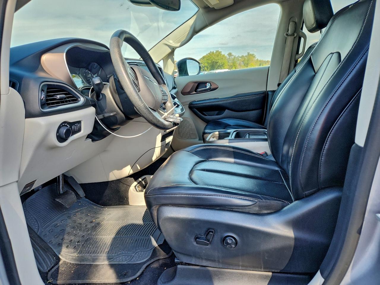 2020 CHRYSLER MINIVAN