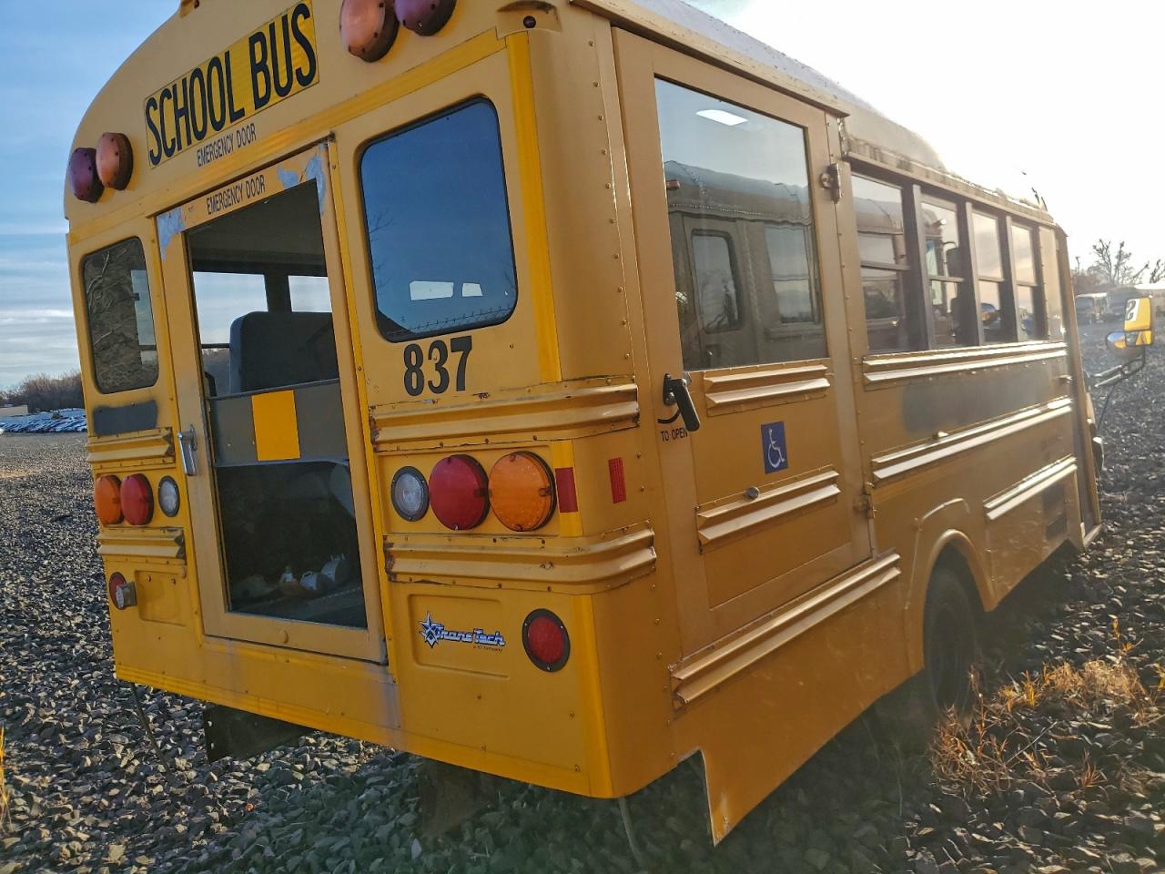 2011 CHEVROLET EXPRESS