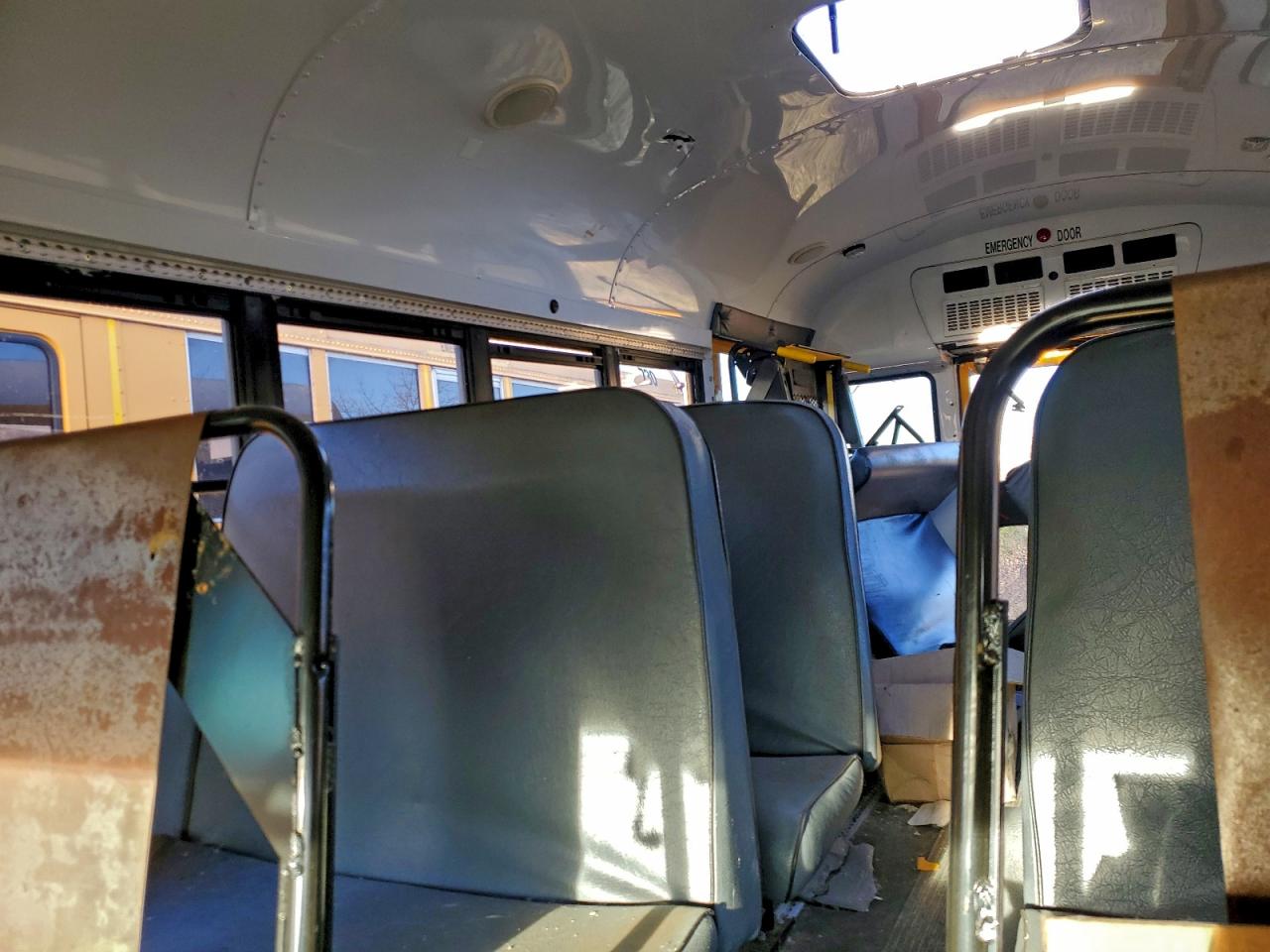 2011 CHEVROLET EXPRESS