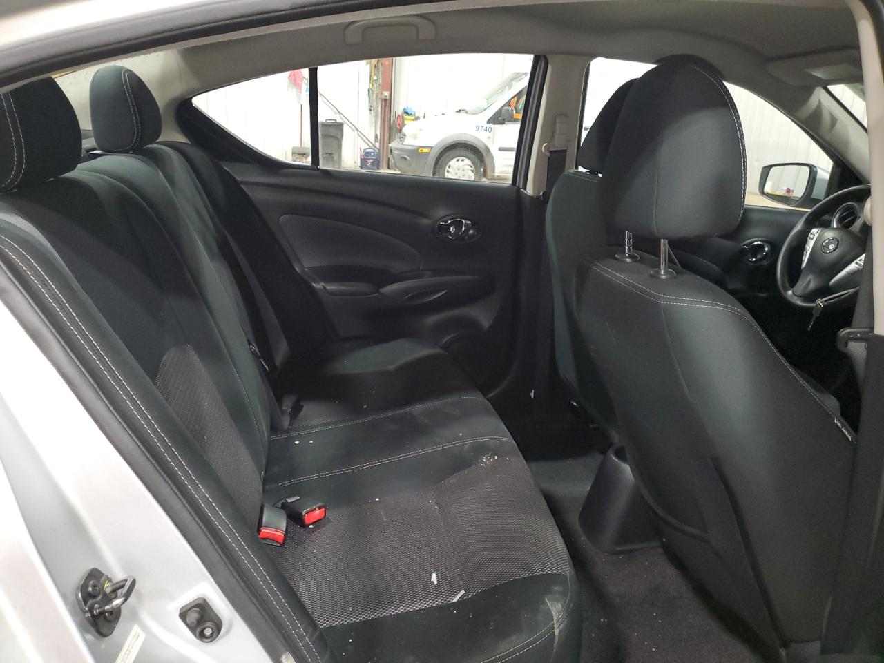 2017 NISSAN VERSA