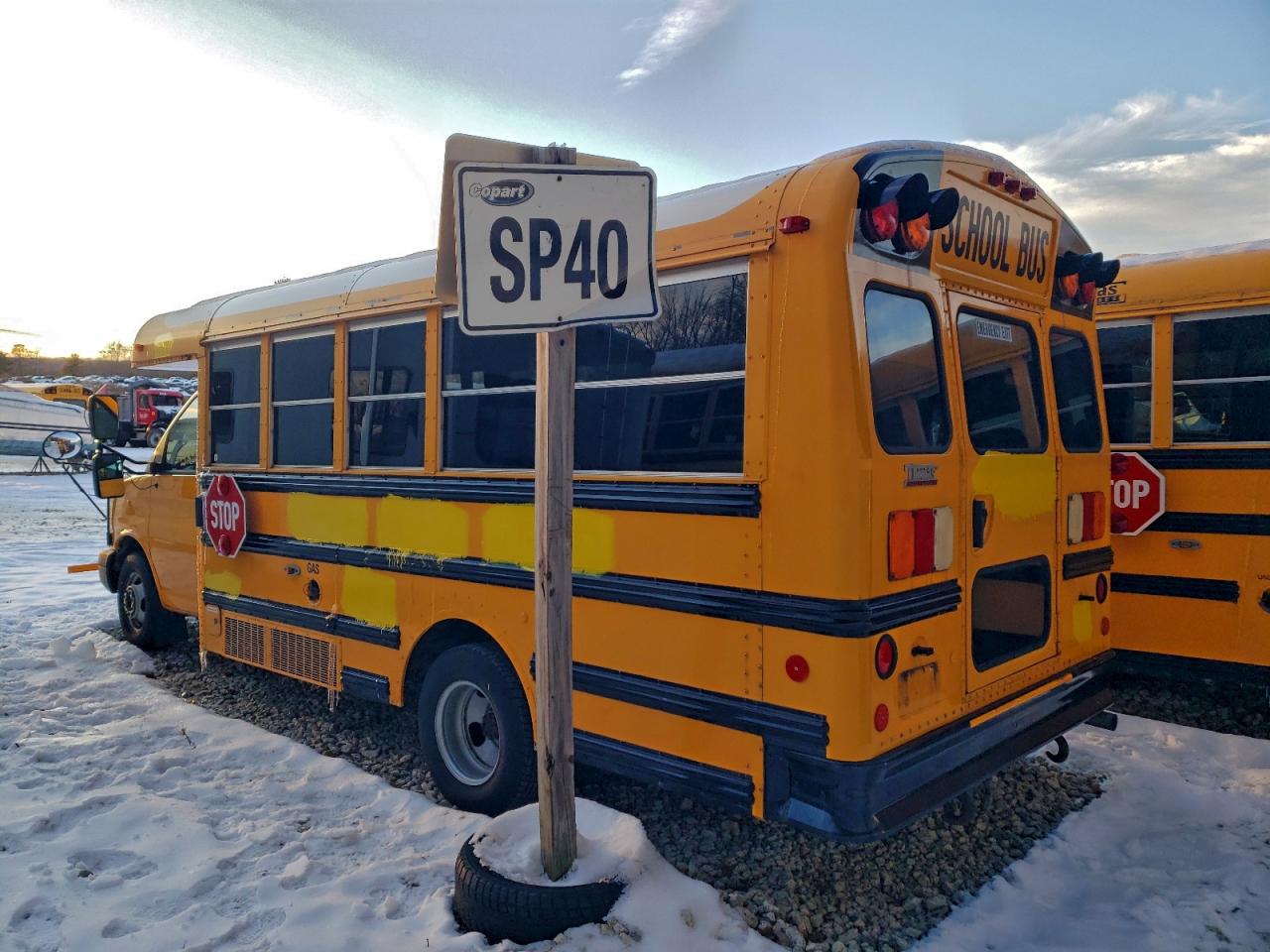 2013 THOM BUS