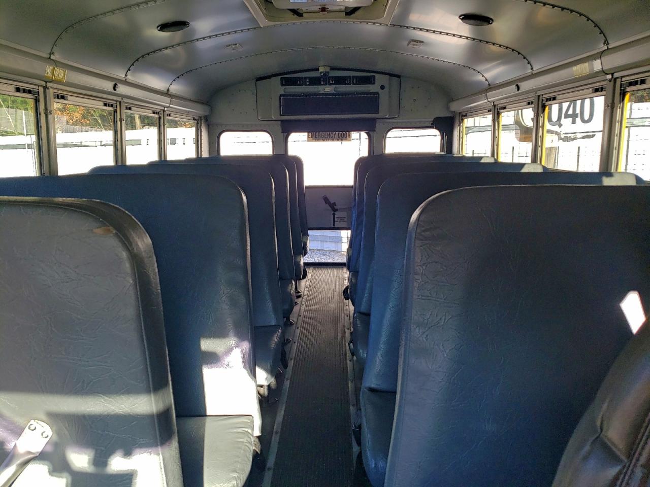 2013 THOM BUS