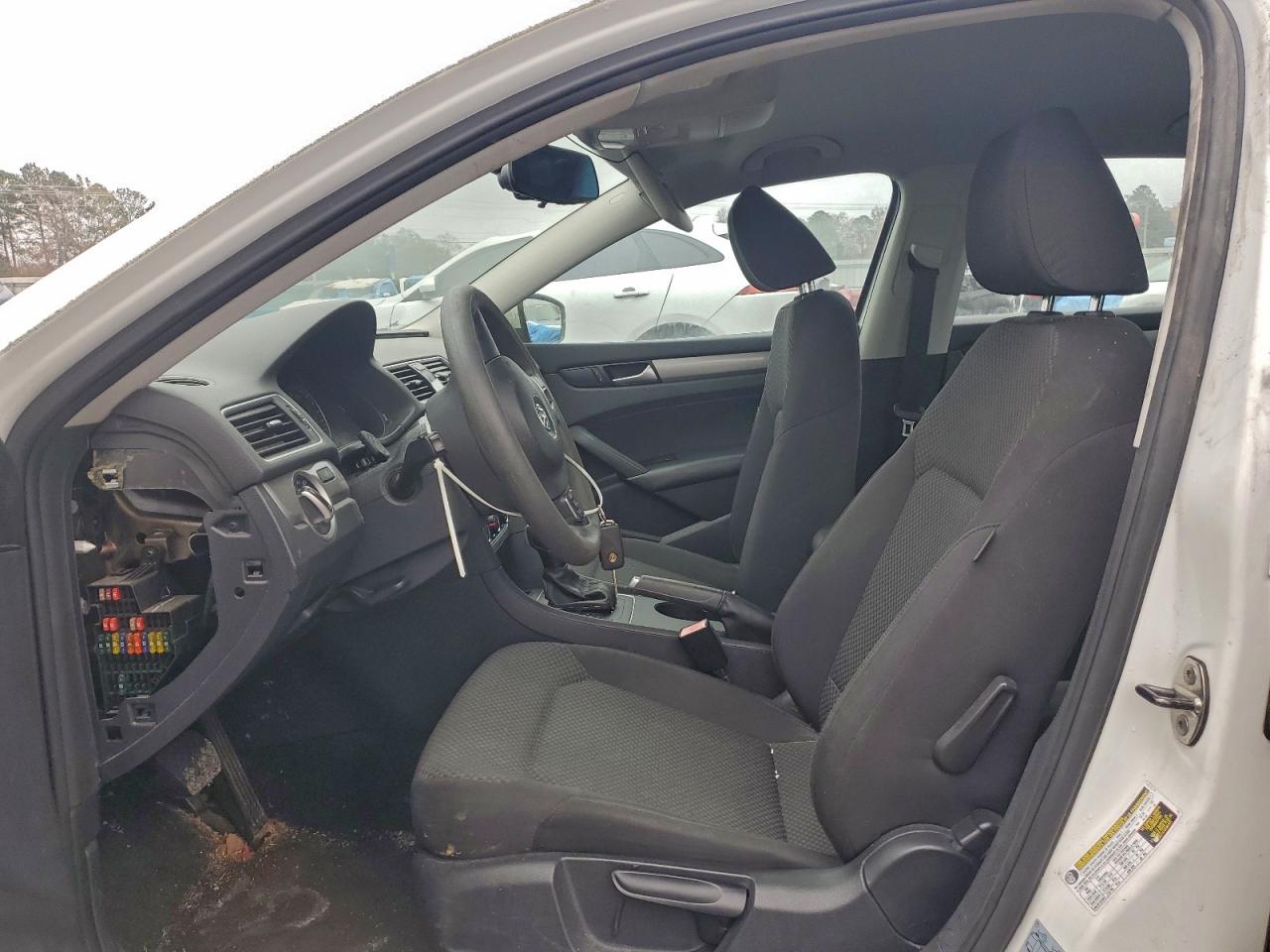 2013 VOLKSWAGEN PASSAT