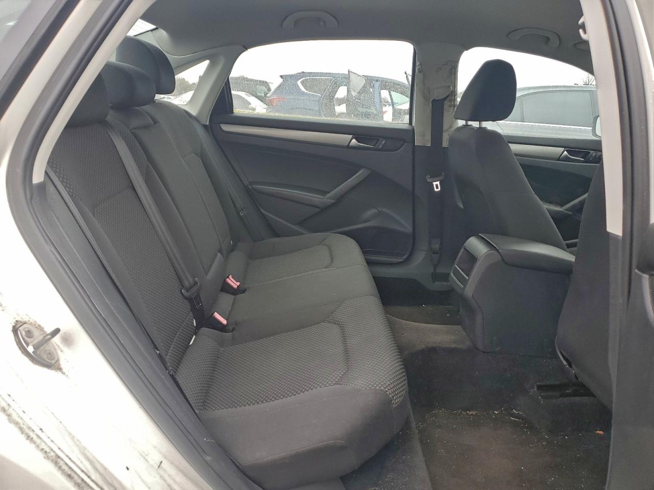 2013 VOLKSWAGEN PASSAT