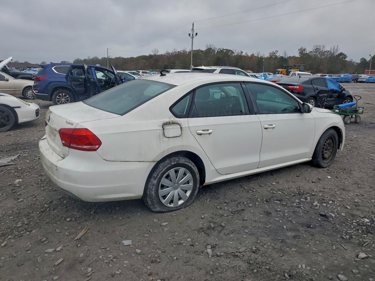 2013 VOLKSWAGEN PASSAT
