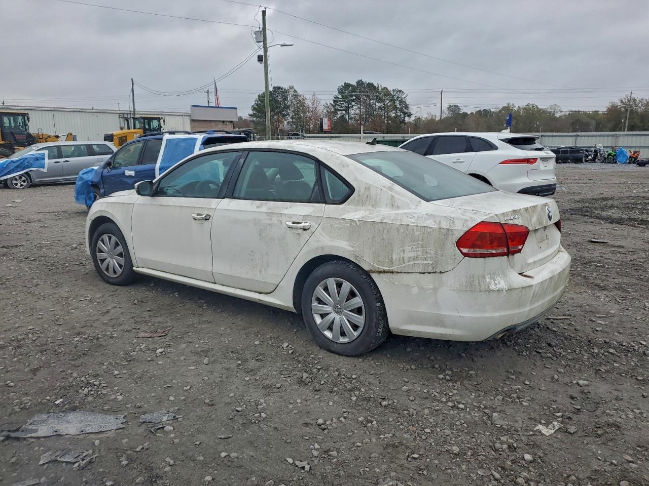 2013 VOLKSWAGEN PASSAT