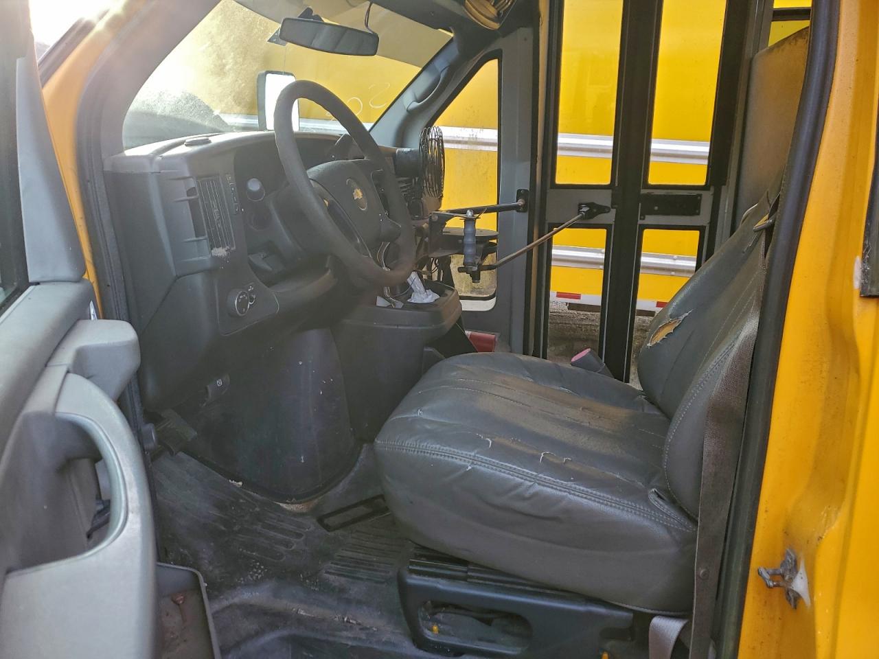 2011 CHEV EXPRESS