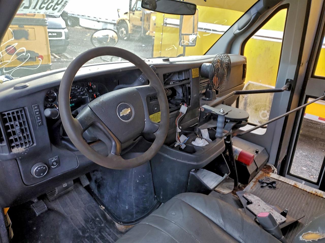2011 CHEV EXPRESS