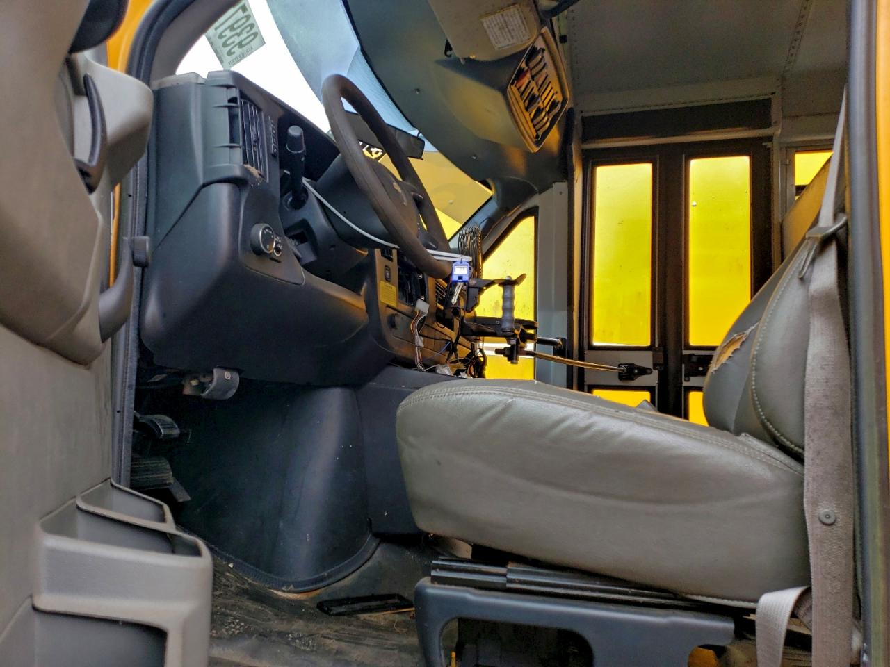 2011 CHEV EXPRESS