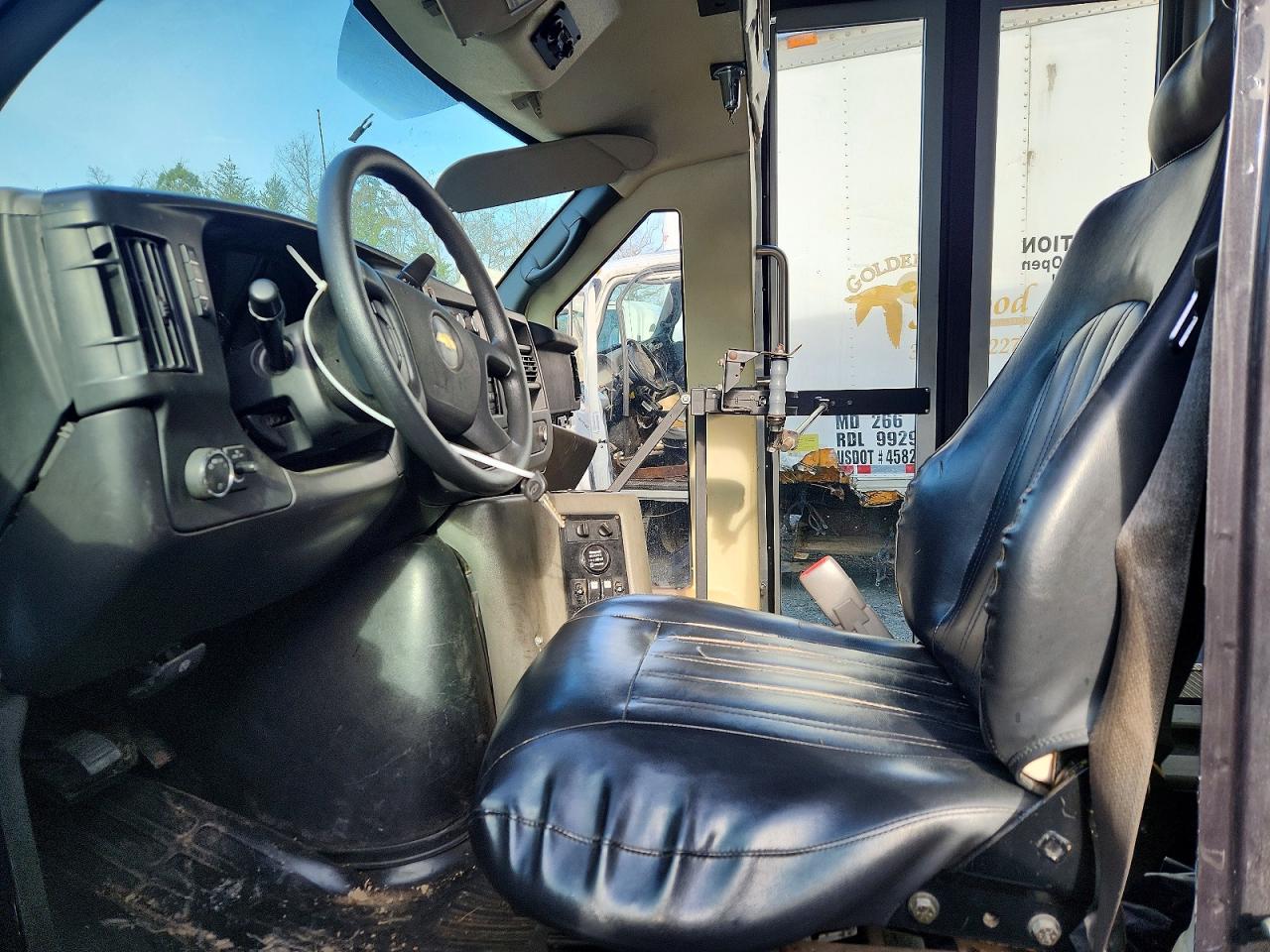 2011 CHEV EXPRESS
