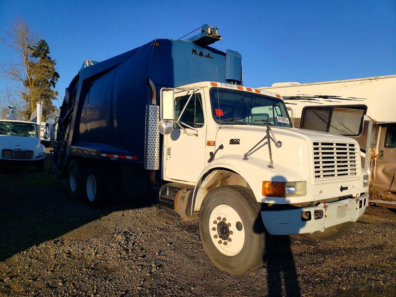 2001 INTERNATIONAL 4000 SERIE