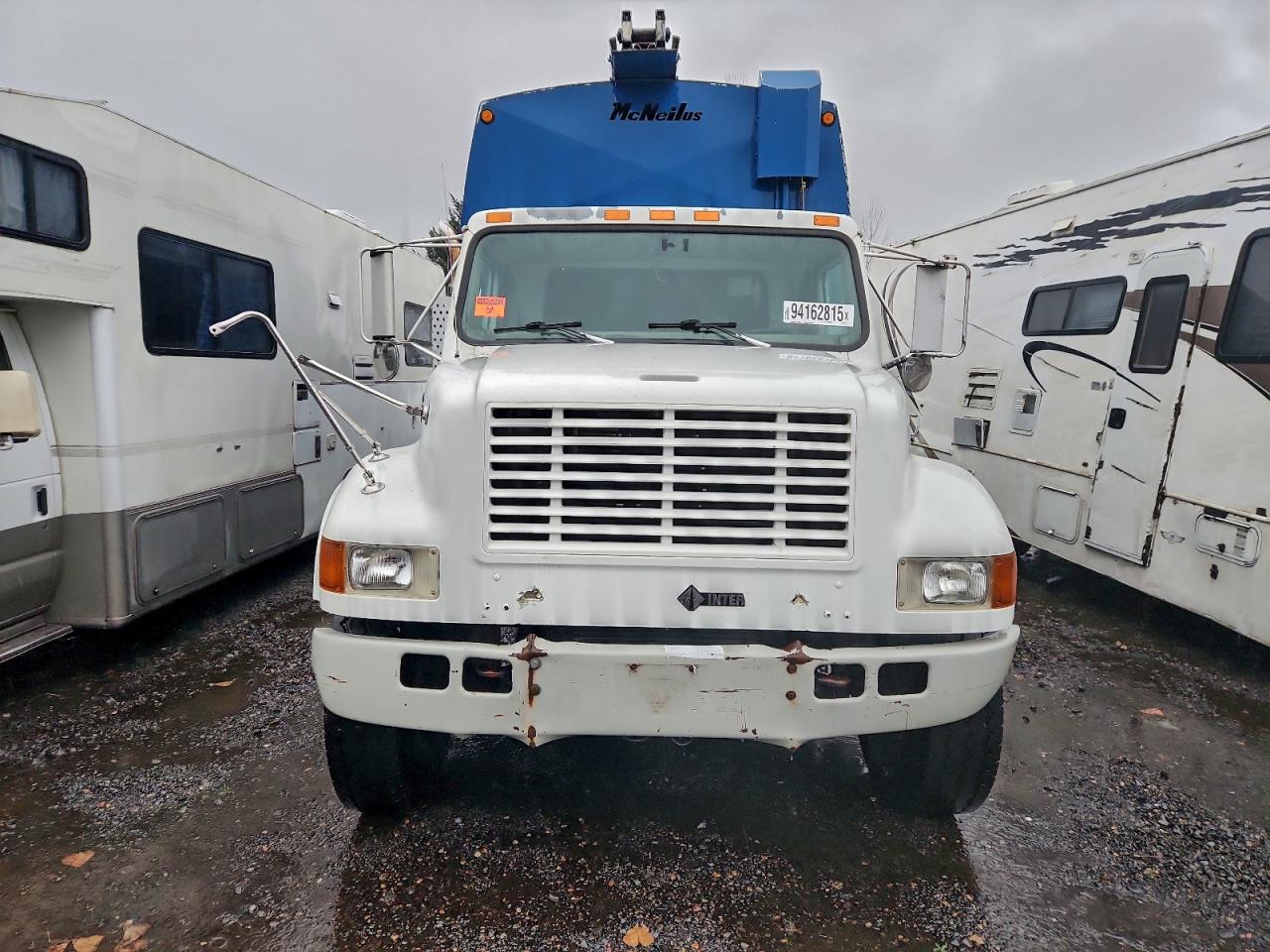 2001 INTERNATIONAL 4000 SERIE