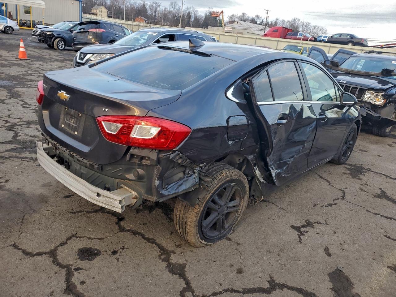 2017 CHEVROLET CRUZE