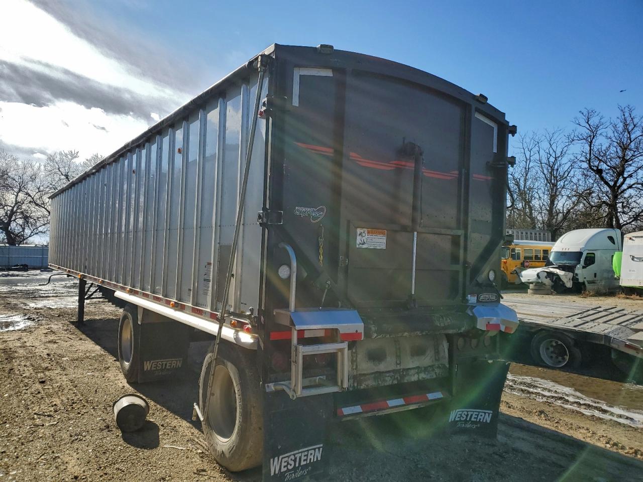 2024 WESTERN TRAILERS UNKNOWN