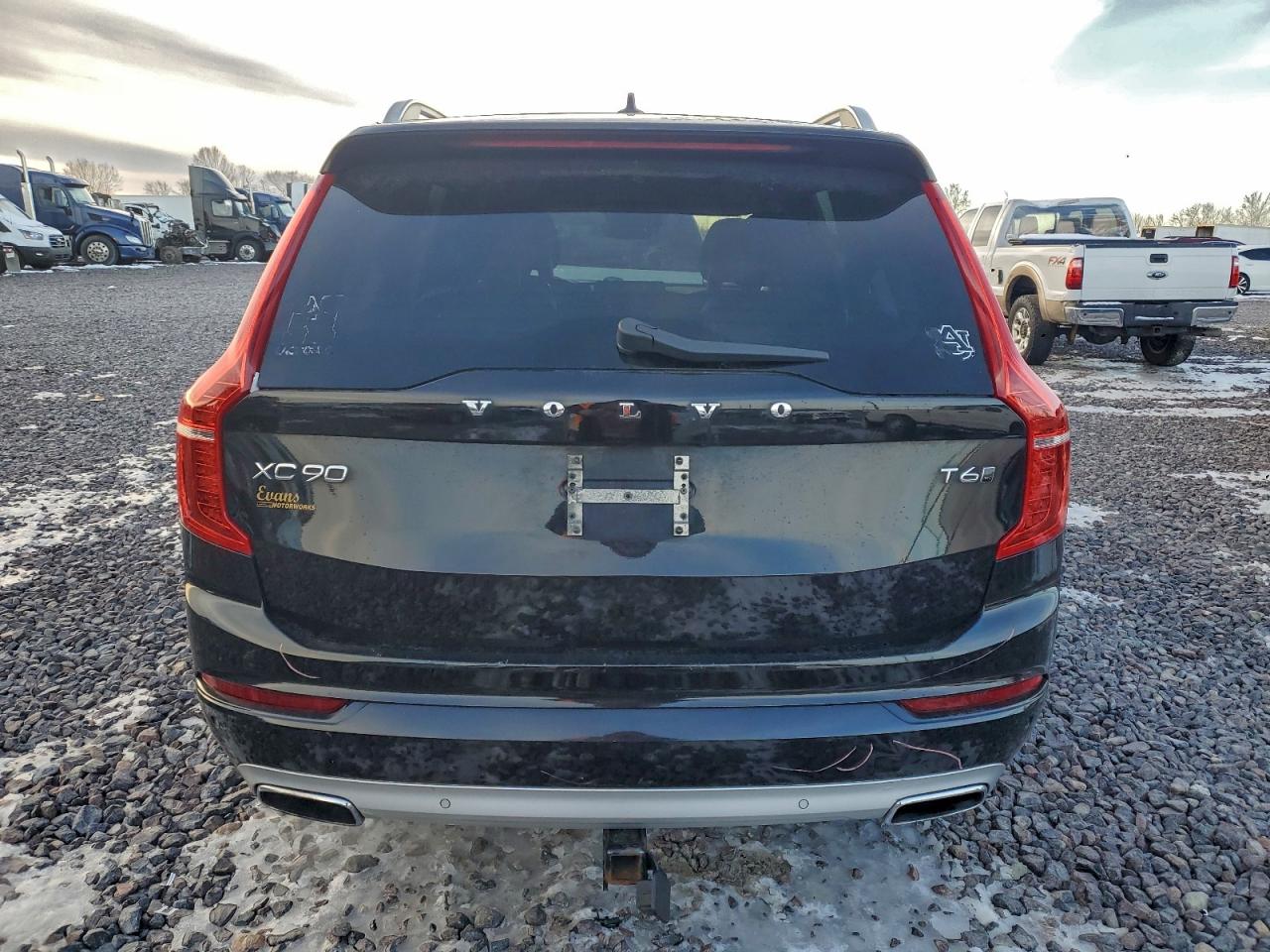 2016 VOLVO XC90