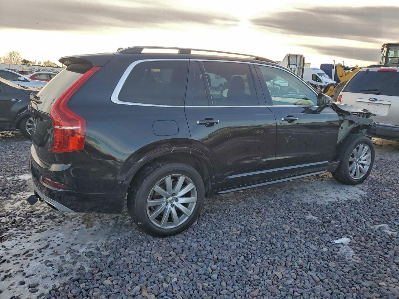 2016 VOLVO XC90