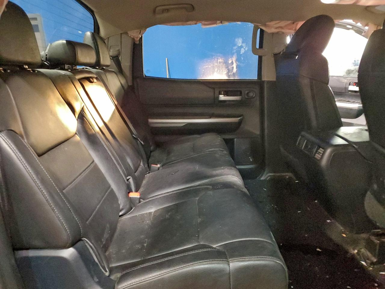 2017 TOYOTA TUNDRA