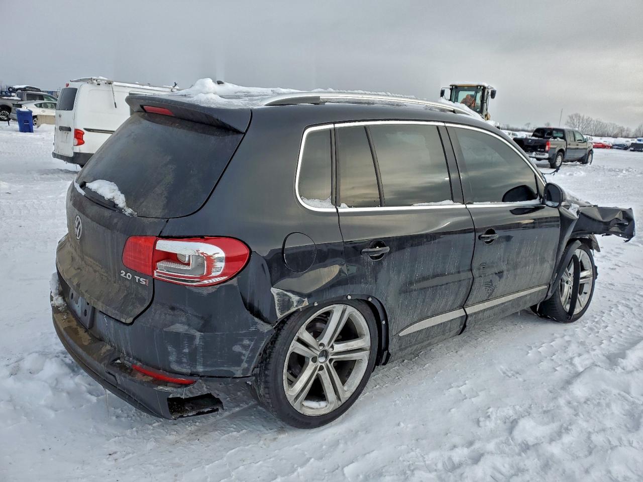 2015 VOLKSWAGEN TIGUAN