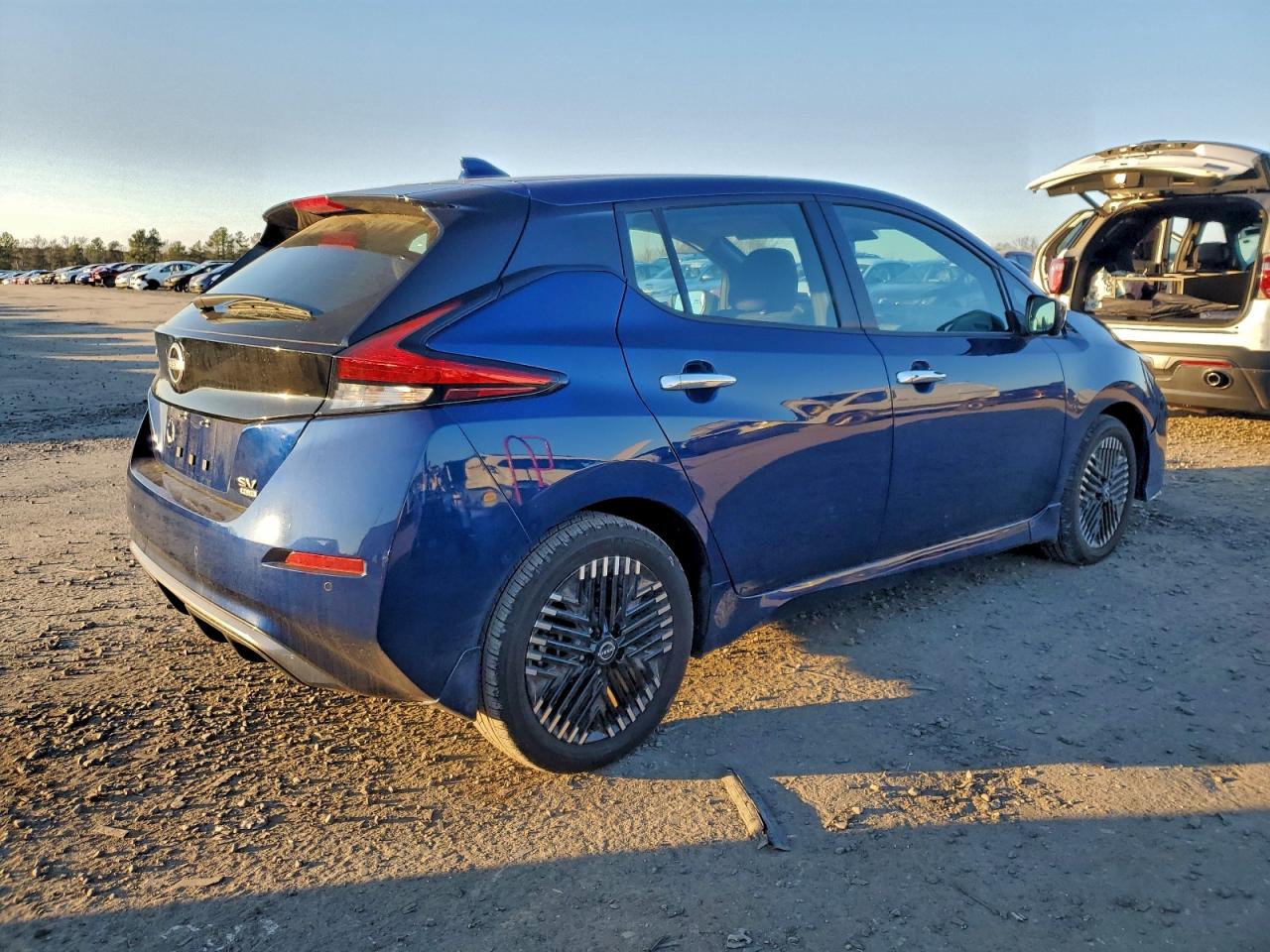 2024 NISSAN LEAF