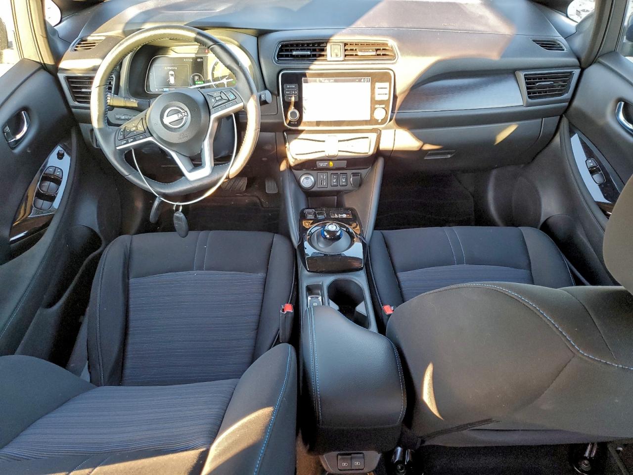 2024 NISSAN LEAF