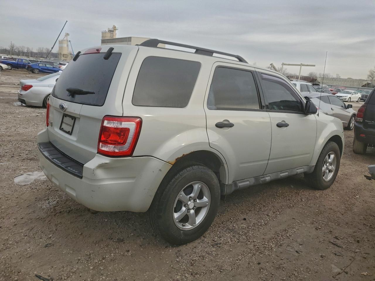 2009 FORD ESCAPE