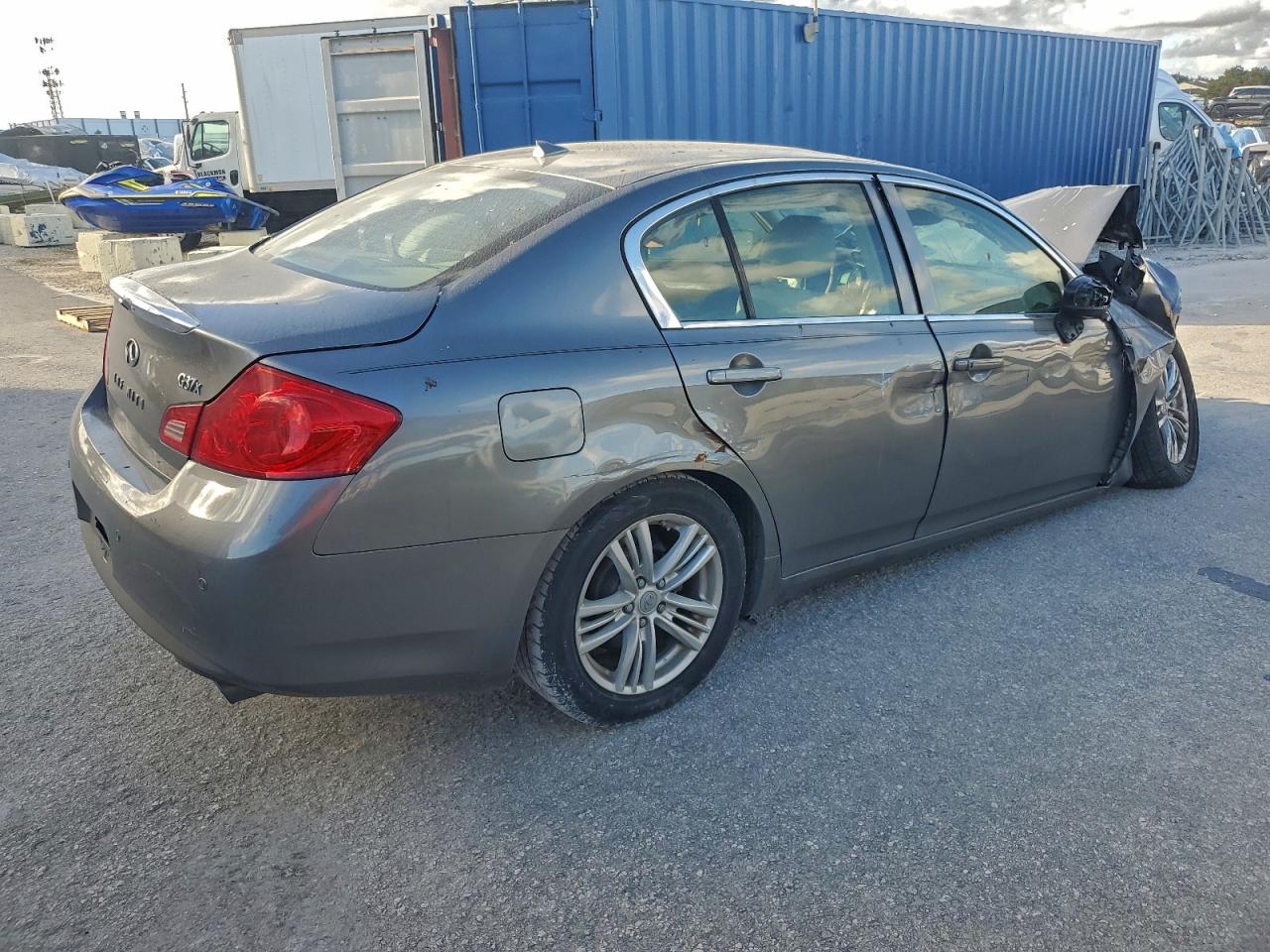 2011 INFINITI G37