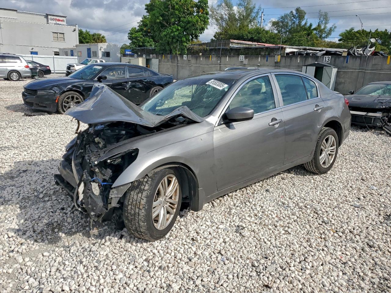 2011 INFINITI G37