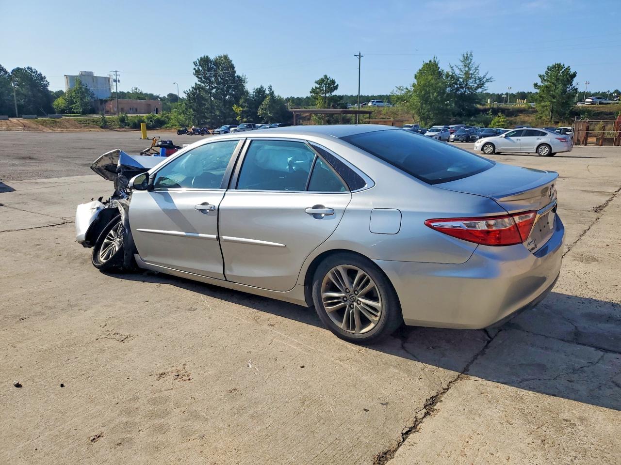 2016 TOYOTA CAMRY