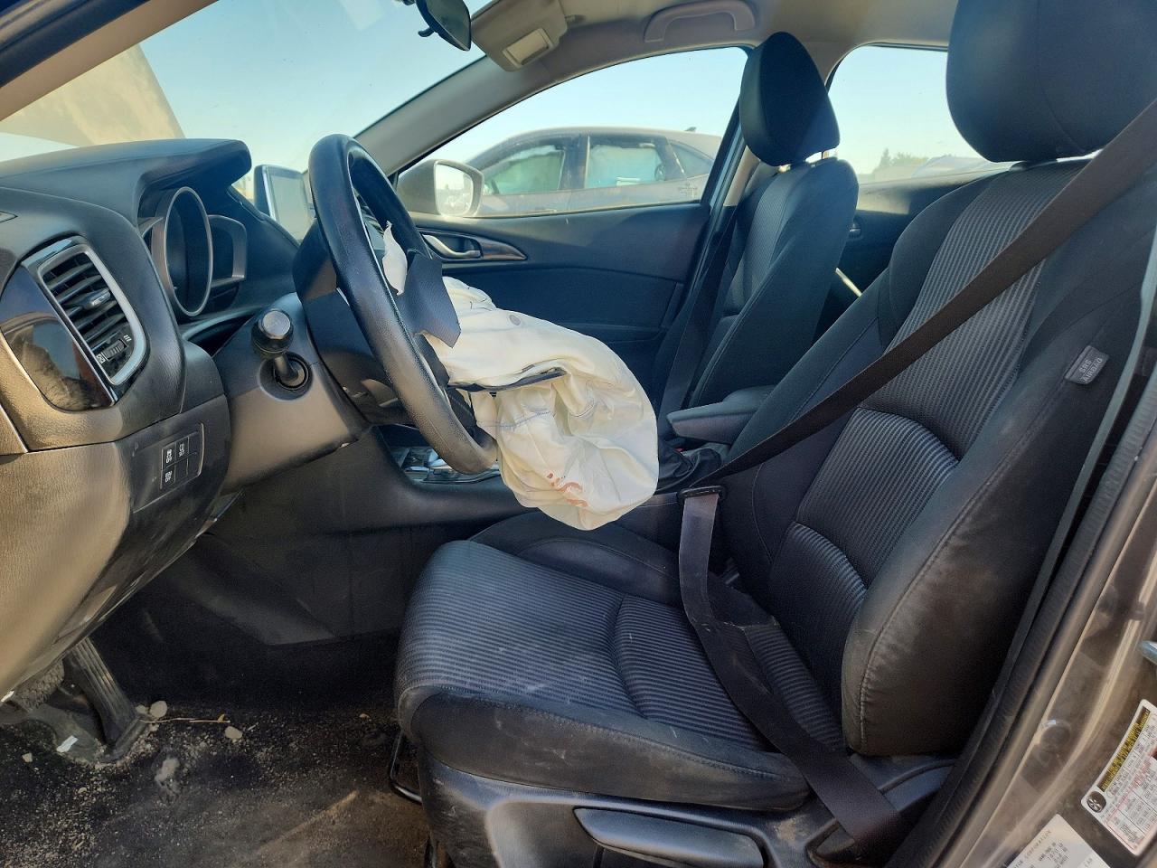 2016 MAZDA 3