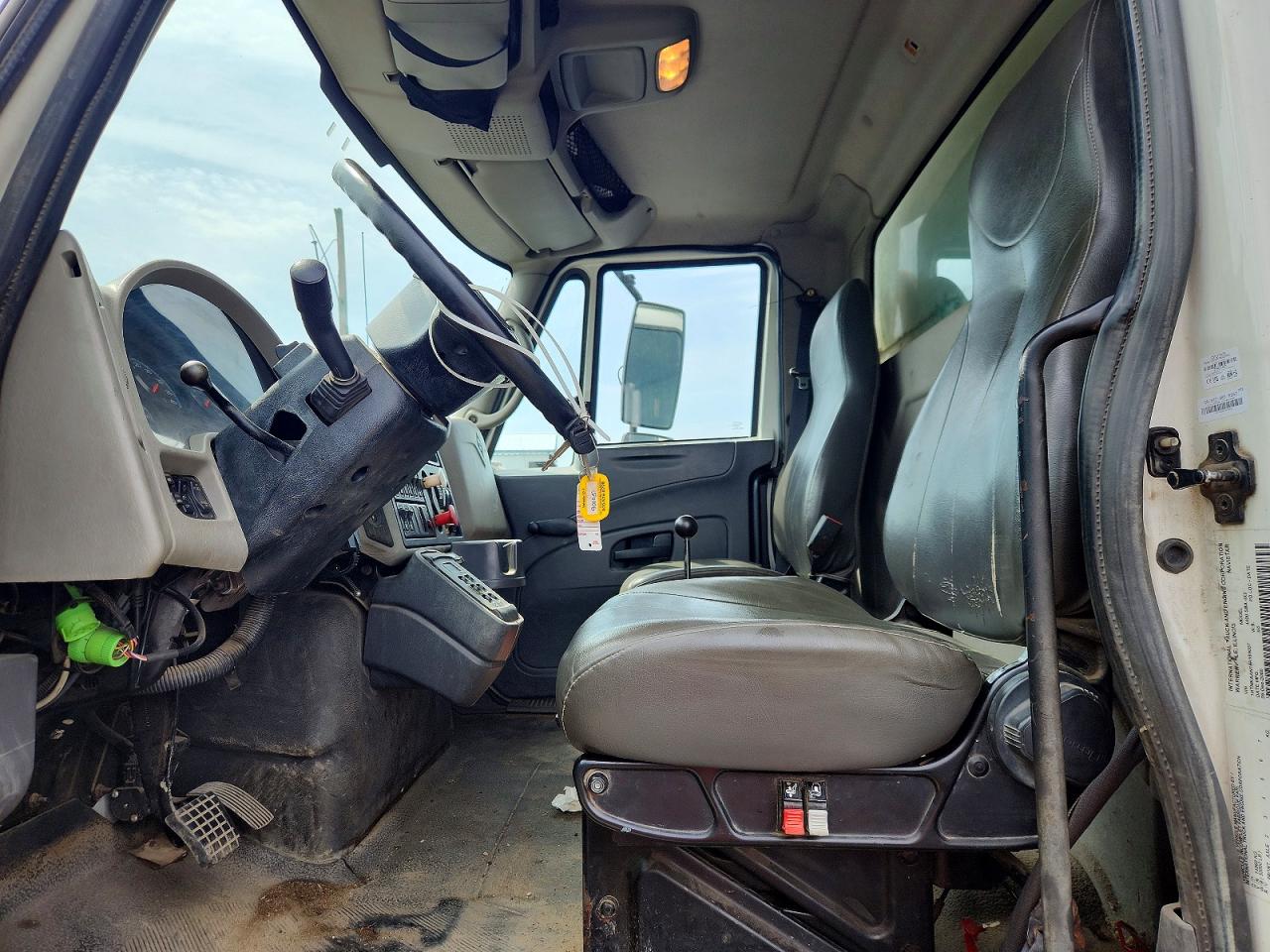 2009 INTERNATIONAL 4000 SERIE