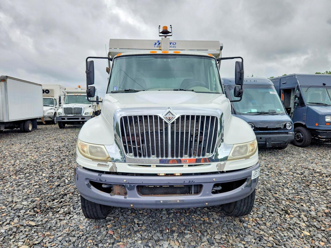 2009 INTERNATIONAL 4000 SERIE