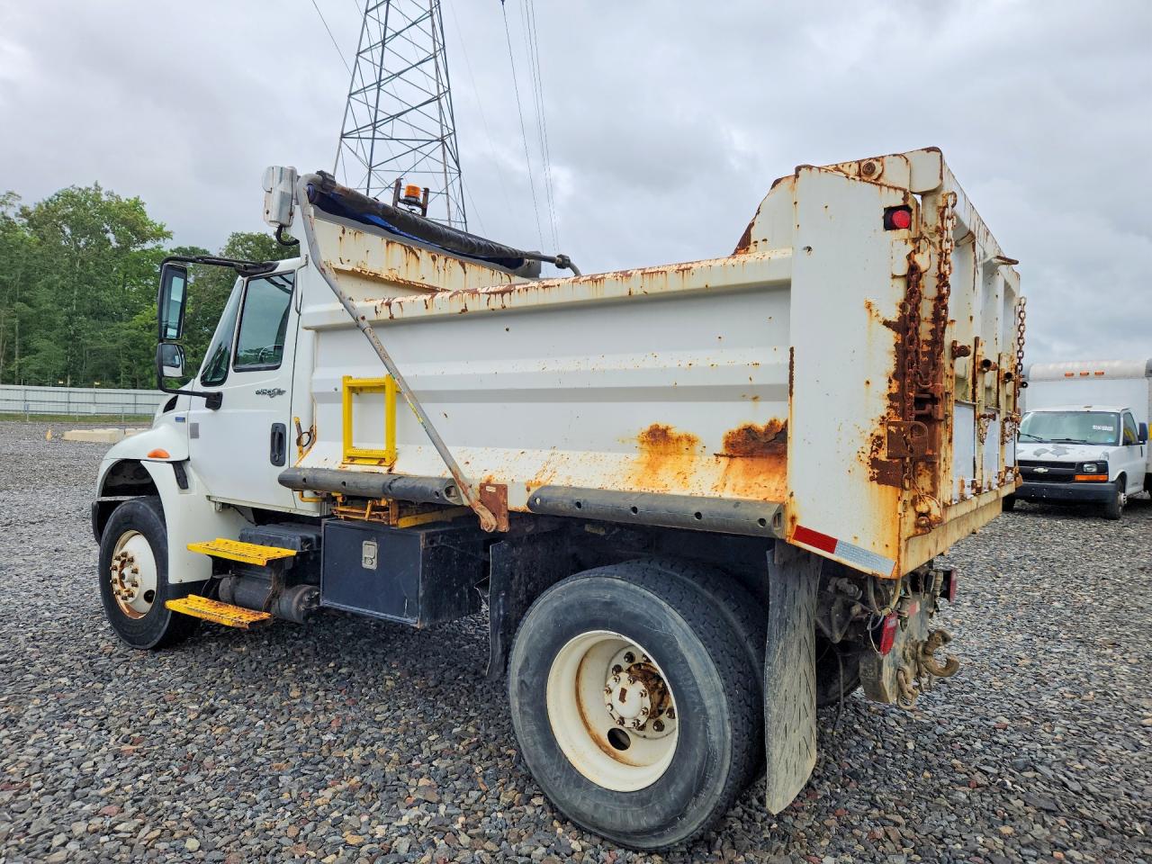 2009 INTERNATIONAL 4000 SERIE