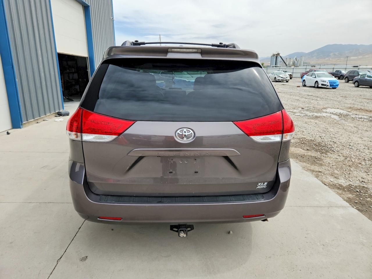 2014 TOYOTA SIENNA