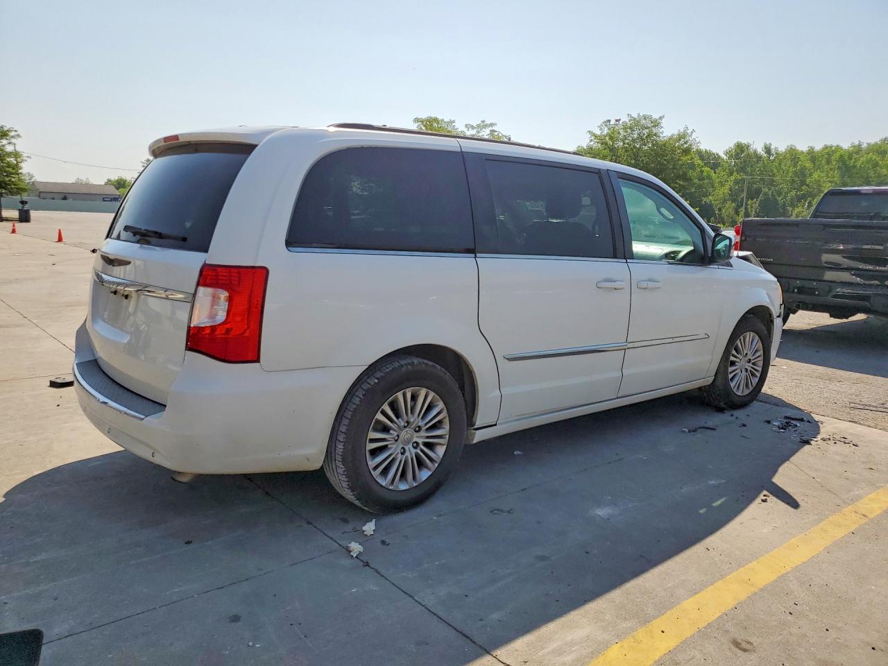 2015 CHRYSLER MINIVAN