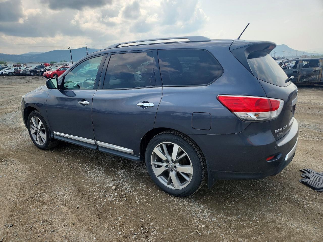 2013 NISSAN PATHFINDER