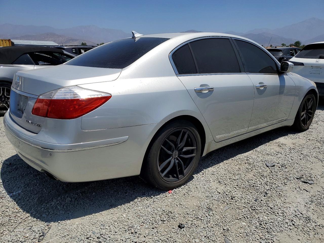 2011 HYUNDAI GENESIS