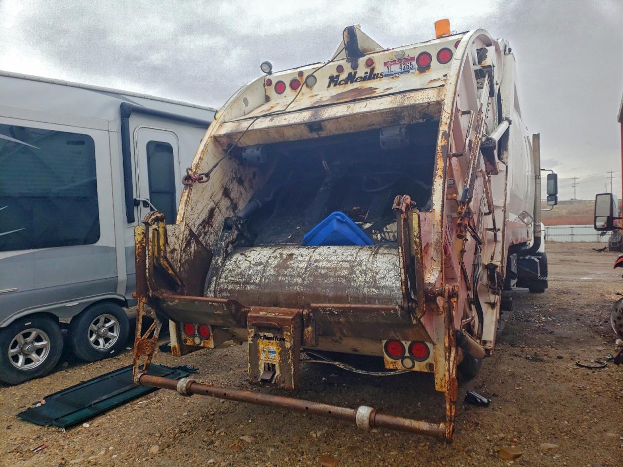 2004 INTERNATIONAL 7000