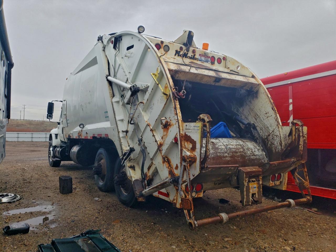 2004 INTERNATIONAL 7000
